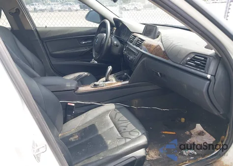 2015 BMW 320I z USA, uszkodzony, nr VIN WBA3B1C53F5A05712